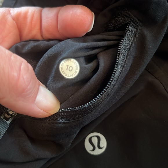 Lululemon tracker 4” - Picture 3 of 5